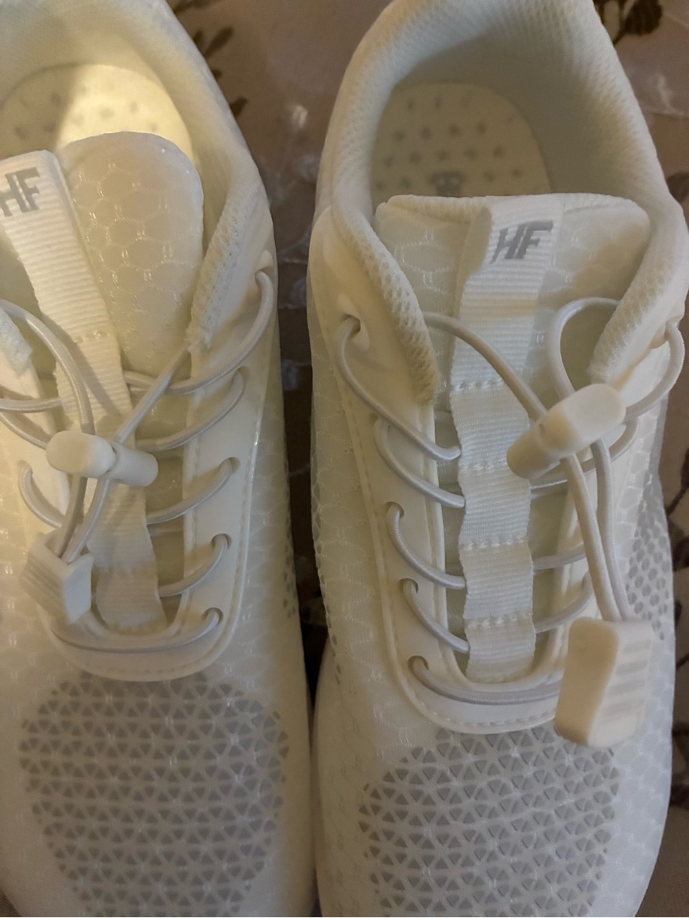Size 7 White Hike brand sneakers - Picture 4 of 4